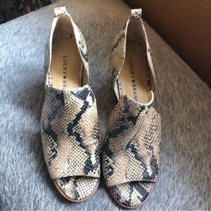 Lucky Brand open toe lizard skin wood chunky heel sandal boot slip on size 8